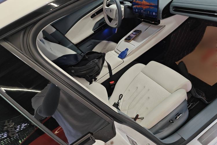 Used Hyptec GT 2023 710 Rear-Drive Supercharge Max Edition Right Front Seat