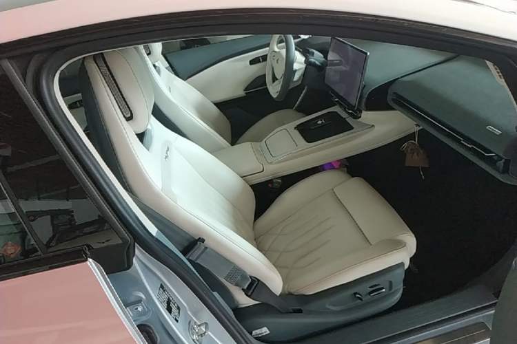 Used Hyptec GT 2023 560 Rear-Drive Seven-Wing Edition Right Front Seat