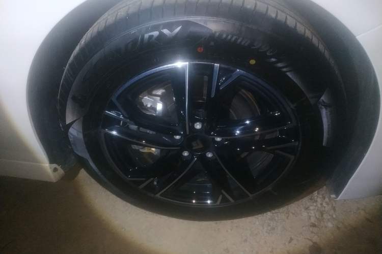 Used Hyptec GT 2023 560 Rear-Drive Tech Edition Right Front Wheel Hub