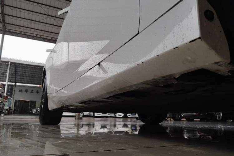 Used Hyptec GT 2023 710 Rear-Drive Ultra-Charging Version Right Side Sill