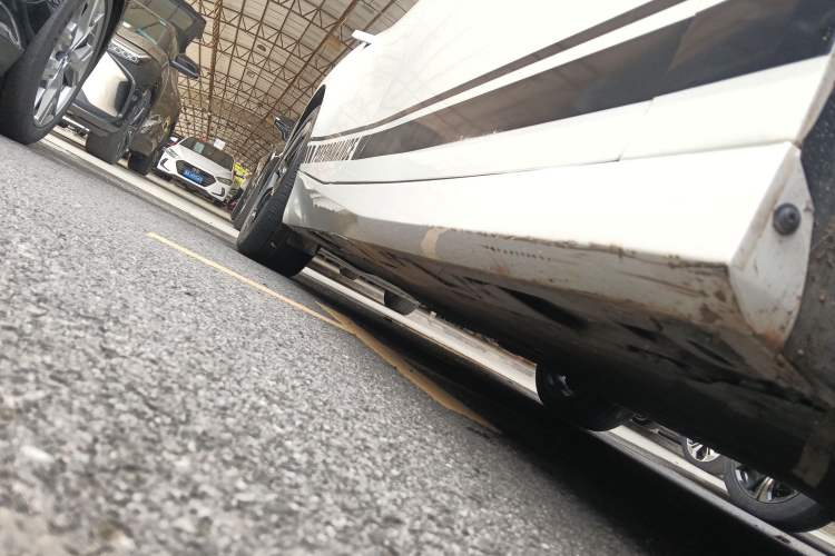 Used Hyptec GT 2023 710 Rear-Drive Ultra-Charging Version Right Side Sill