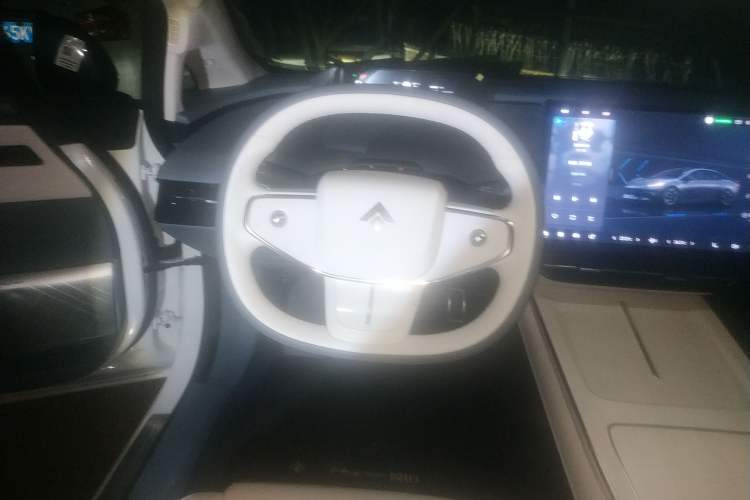 Used Hyptec GT 2023 560 Rear-Drive Tech Edition Steering Wheel