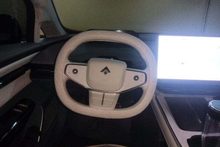 Used Hyptec GT 2023 560 Rear-Drive Tech Edition Steering Wheel