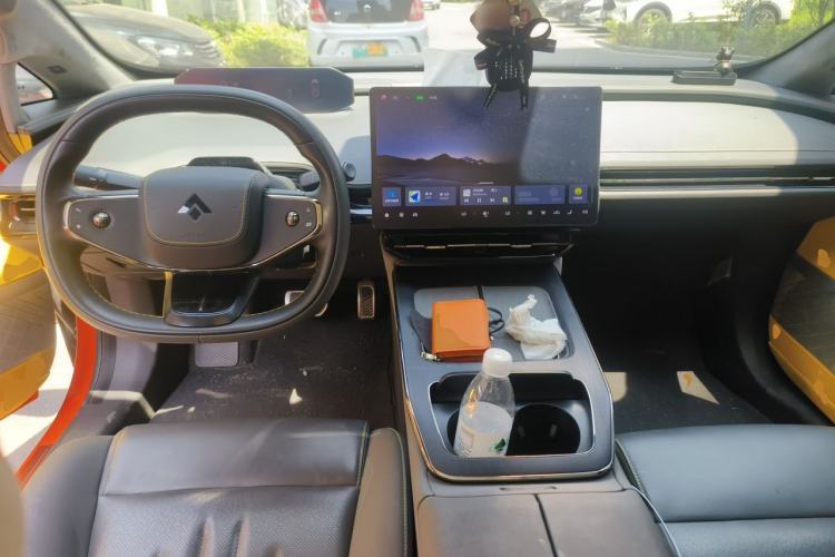 Used Hyptec GT 2023 Rear-Drive Ultra-Charging 7-Wing Edition Center Console