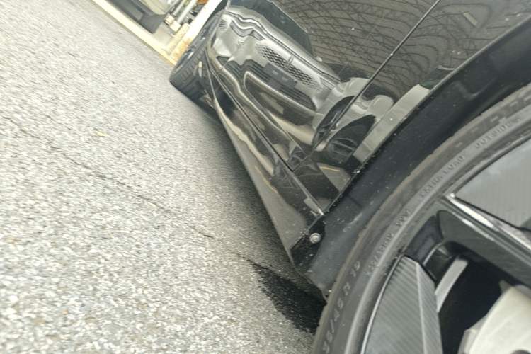 Used Hyptec GT 2024 Global Model 710 Ultra-High-Voltage LiDAR Edition Right Side Sill