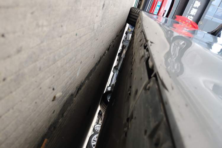Used Hyptec GT 2024 Global Model 710 Ultra-High-Voltage LiDAR Edition Left Side Sill