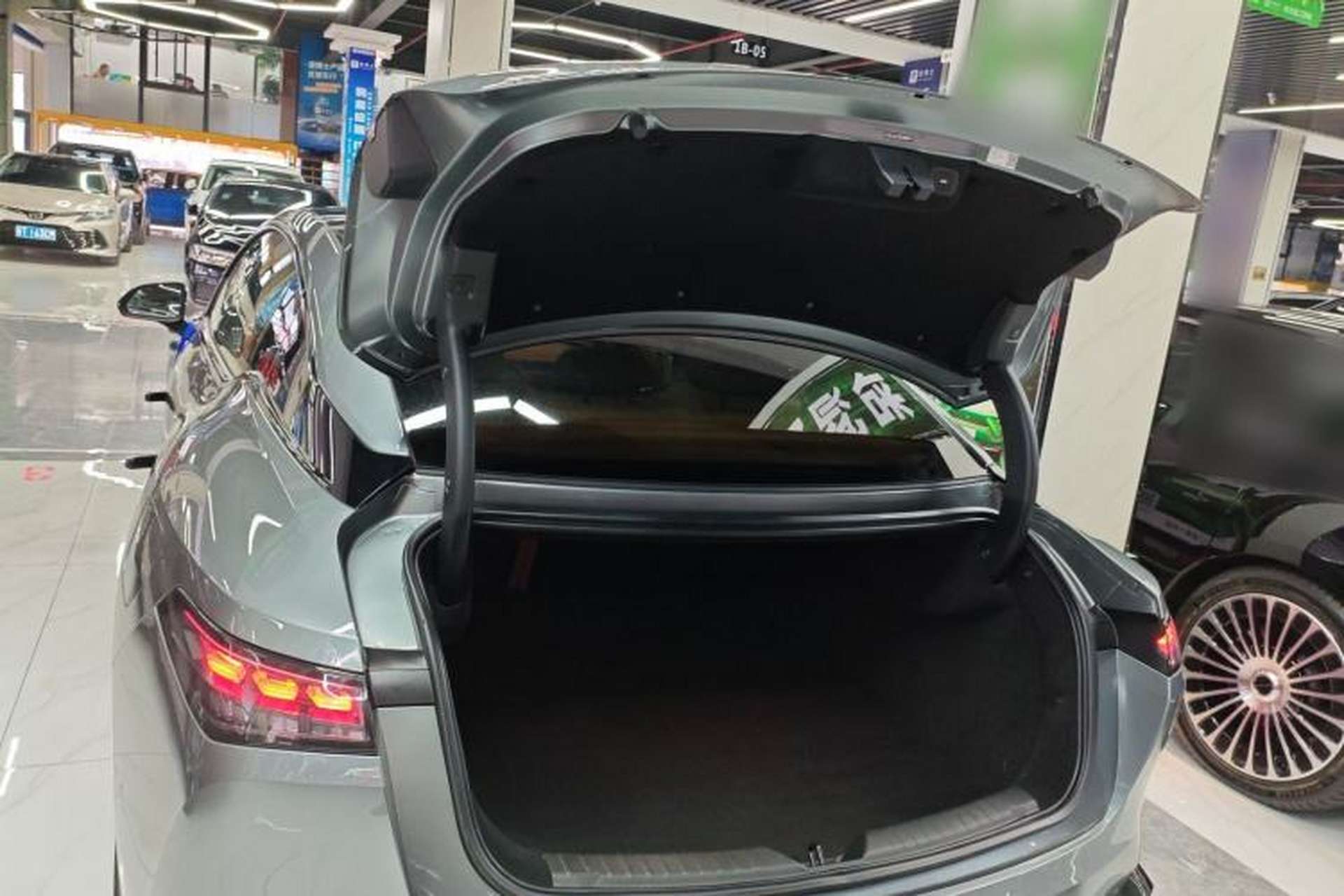 Used Hyptec GT 2024 710 Rear-Drive Advanced Intelligent Driving 3L Version Trunk