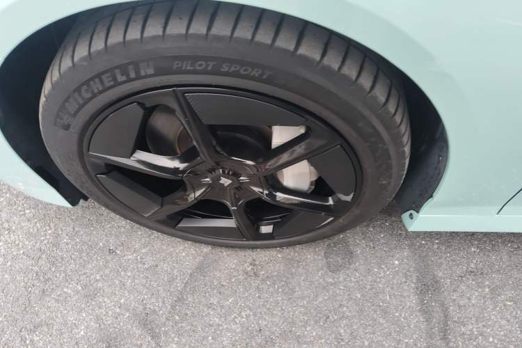 Used Hyptec GT 2024 Global Model 710 Ultra-High-Voltage LiDAR Edition Left Front Wheel Hub