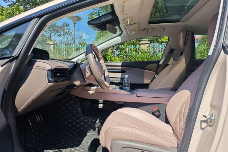 Used Hyptec GT 2024 Global Model 710 Ultra-High-Voltage LiDAR Edition Interior 2