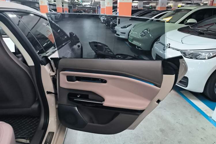 Used Hyptec GT 2024 Global Model 710 Ultra-High-Voltage LiDAR Edition Interior 6