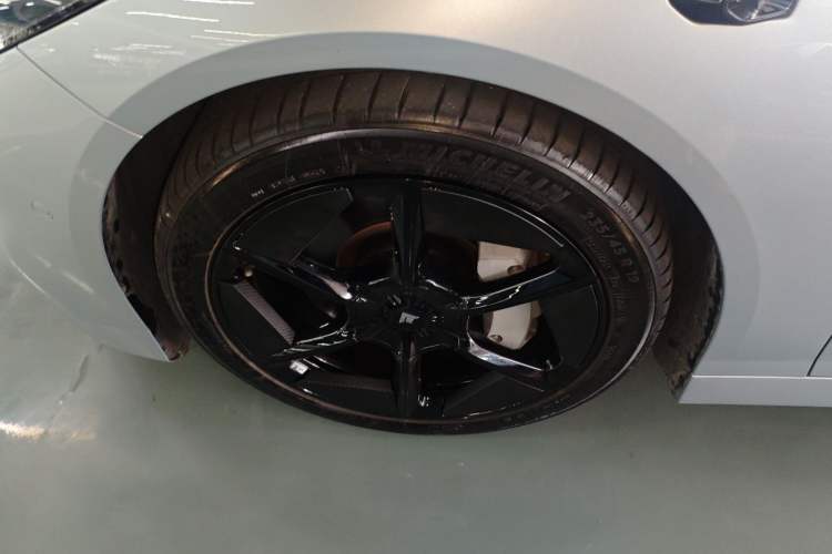 Used Hyptec GT 2024 Global Model 710 Ultra-High-Voltage LiDAR Edition Left Front Wheel Hub