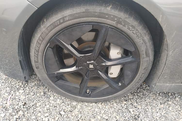 Used Hyptec GT 2024 Global Model 710 Ultra-High-Voltage LiDAR Edition Left Front Wheel Hub