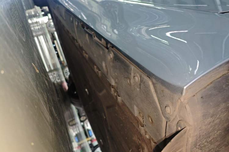 Used Hyptec GT 2024 Global Model 710 Ultra-High-Voltage LiDAR Edition Left Side Sill