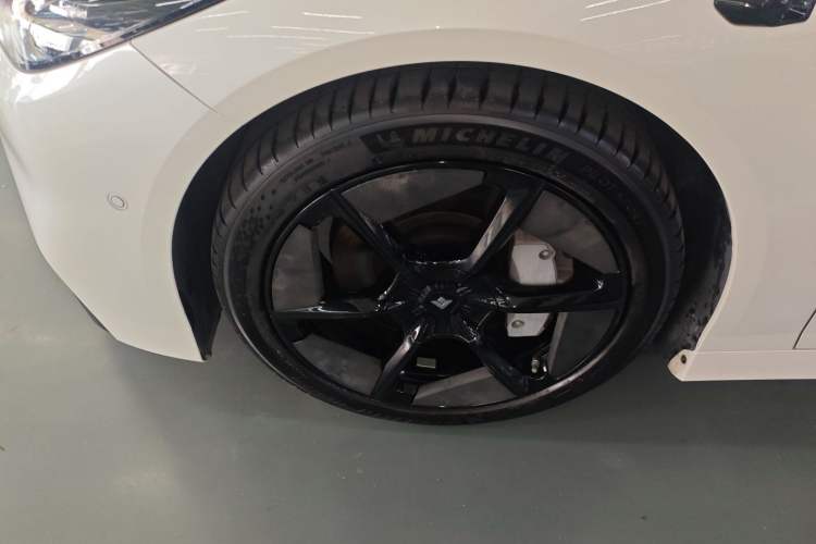 Used Hyptec GT 2024 Global Model 710 Ultra-High-Voltage LiDAR Edition Left Front Wheel Hub