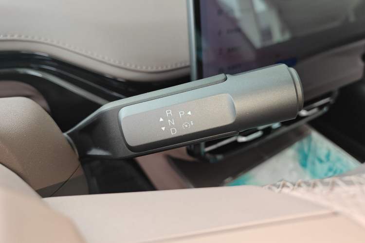 Used Hyptec GT 2025 710 Max Edition Gear Lever