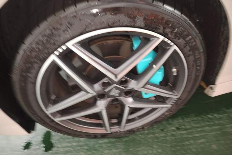 Used Hyptec GT 2025 710 Max Edition Left Front Wheel Hub