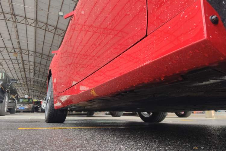 Used Hyptec GT 2025 710 Max Edition Right Side Sill