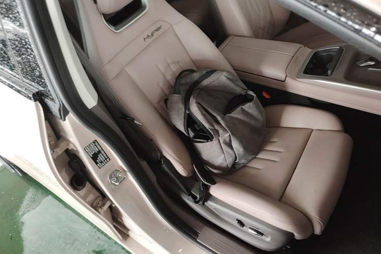 Used Hyptec GT 2025 710 Max Edition Right Front Seat