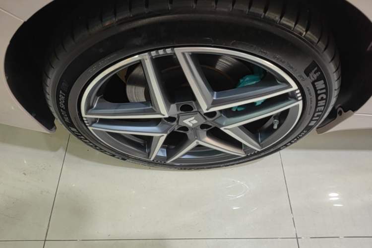 Used Hyptec GT 2025 Model Facelift 710 Max Edition Right Rear Wheel Hub
