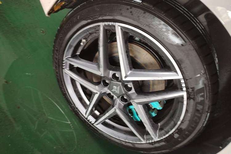 Used Hyptec GT 2025 710 Max Edition Right Rear Wheel Hub