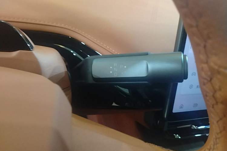 Used Hyptec GT 2025 710 Max Edition Gear Lever
