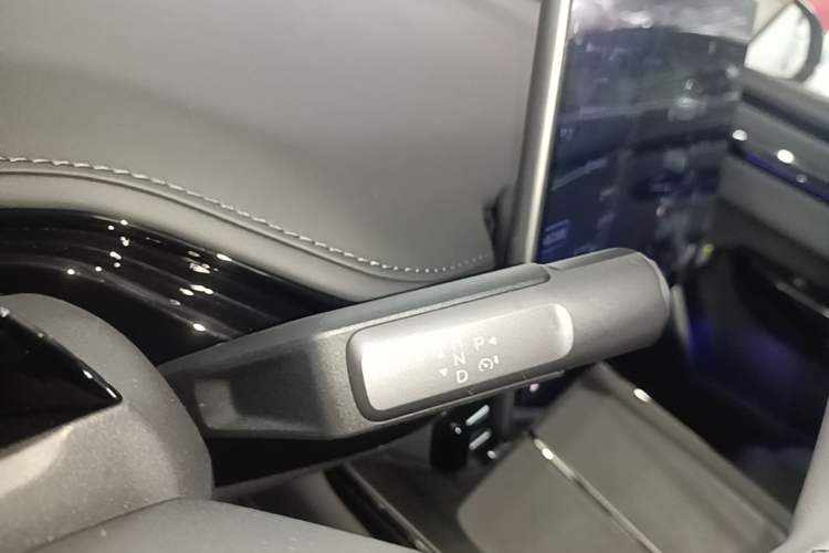 Used Hyptec GT 2025 710 Max Edition Gear Lever