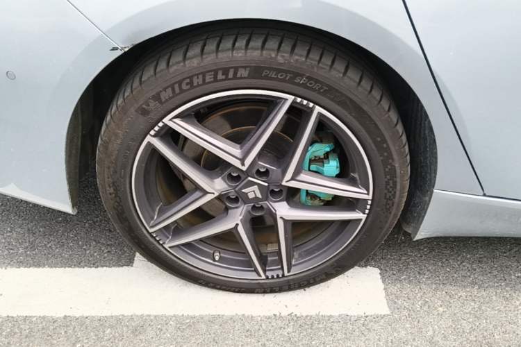 Used Hyptec GT 2025 710 Max Edition Right Rear Wheel Hub