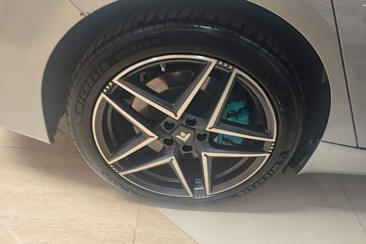 Used Hyptec GT 2025 710 Max Edition Right Rear Wheel Hub