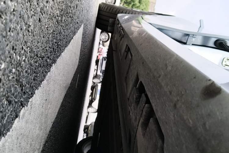 Used Hyptec GT 2025 710 Max Edition Right Side Sill