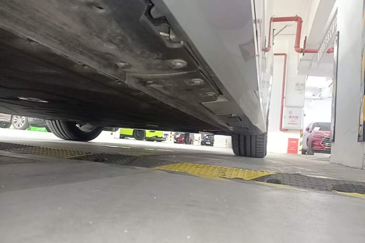 Used Hyptec GT 2025 710 Max Edition Right Side Sill