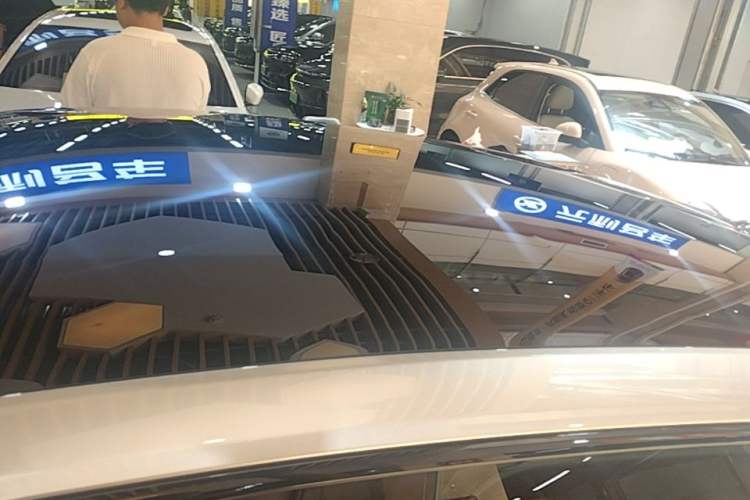 Used Hyptec GT 2025 710 Max Edition Roof