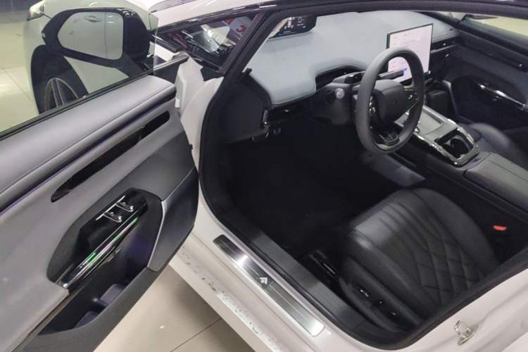 Used Hyptec GT 2025 Model 630 Lite Edition Driver Seat