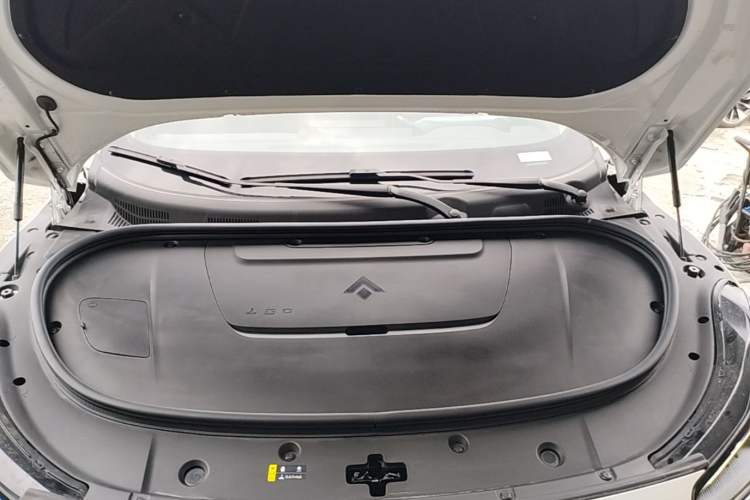 Used Hyptec GT 2025 710 Max Edition Engine Bay