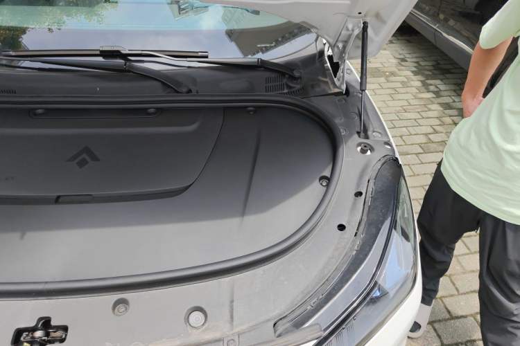 Used Hyptec GT 2025 710 Max Edition Engine Bay Left