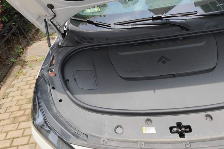 Used Hyptec GT 2025 710 Max Edition Engine Bay Right