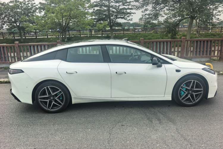 Used Hyptec GT 2025 710 Max Edition Exterior 11