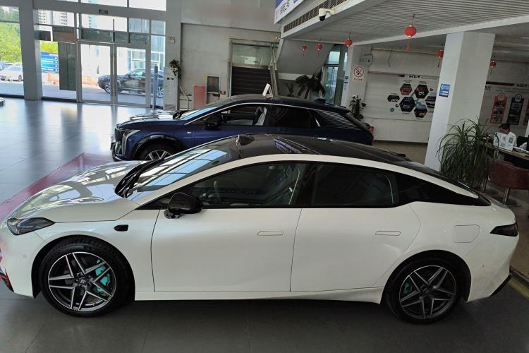 Used Hyptec GT 2025 710 Max Edition Exterior 2