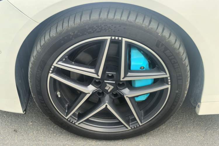 Used Hyptec GT 2025 710 Max Edition Exterior 4