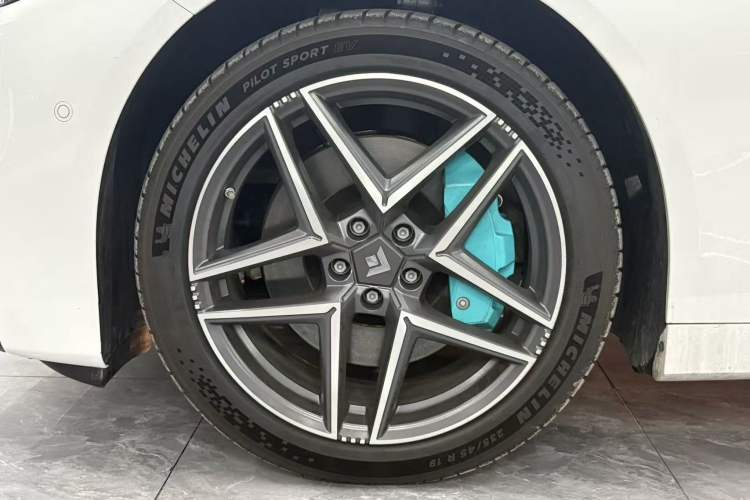 Used Hyptec GT 2025 710 Max Edition Exterior 4