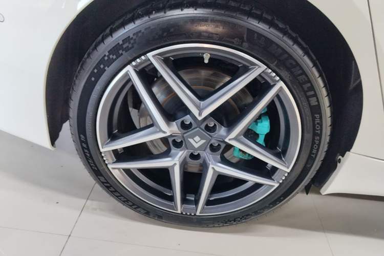 Used Hyptec GT 2025 710 Max Edition Exterior 5