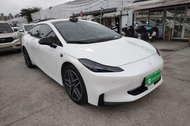 Used Hyptec GT 2025 710 Max Edition Front Right 45 Deg