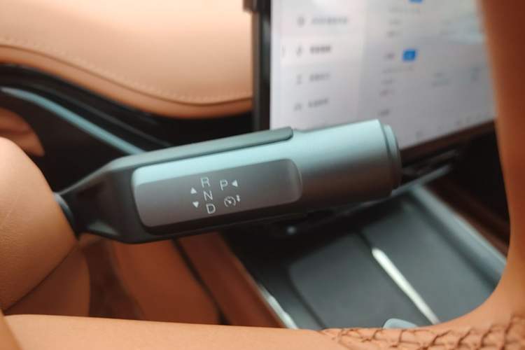 Used Hyptec GT 2025 710 Max Edition Gear Lever