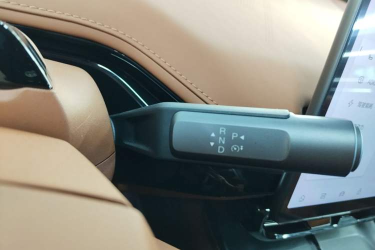 Used Hyptec GT 2025 710 Max Edition Gear Lever