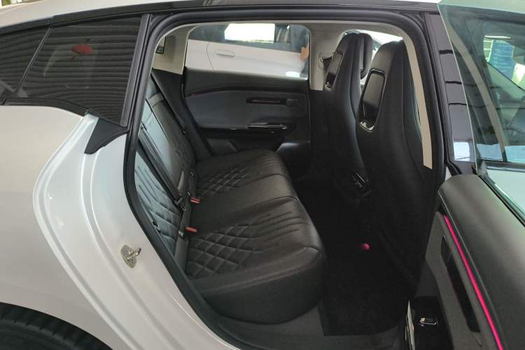 Used Hyptec GT 2025 710 Max Edition Interior 4
