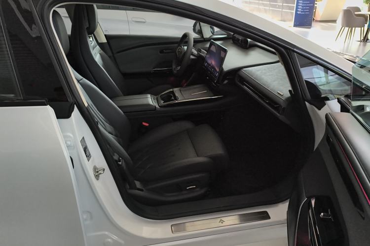 Used Hyptec GT 2025 710 Max Edition Interior 5