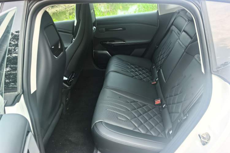 Used Hyptec GT 2025 710 Max Edition Interior 5