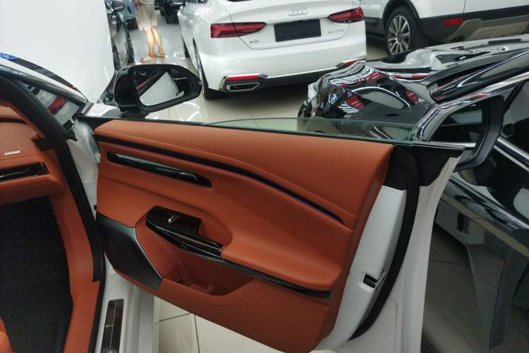 Used Hyptec GT 2025 710 Max Edition Interior 5