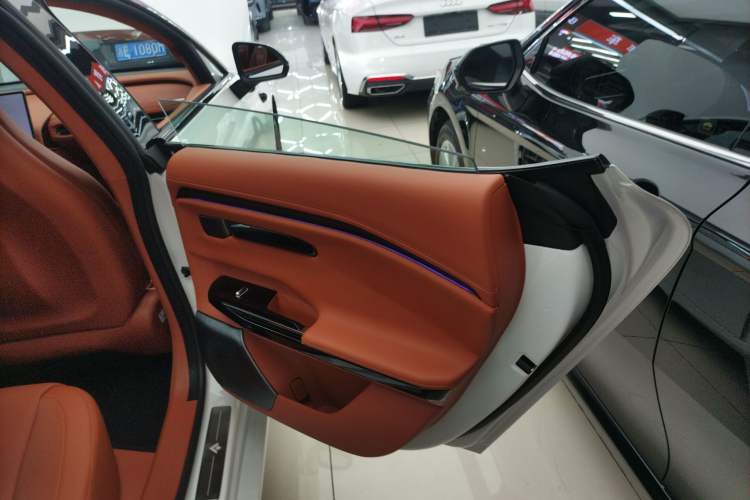 Used Hyptec GT 2025 710 Max Edition Interior 6