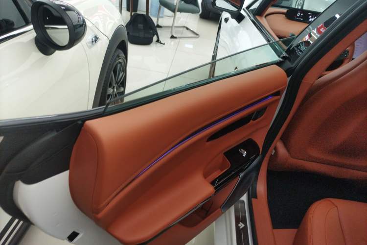 Used Hyptec GT 2025 710 Max Edition Interior 8