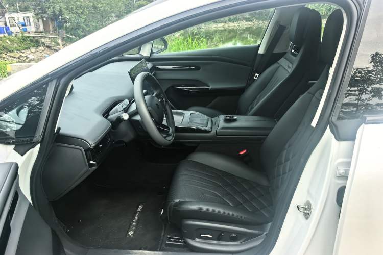 Used Hyptec GT 2025 710 Max Edition Left Front Seat